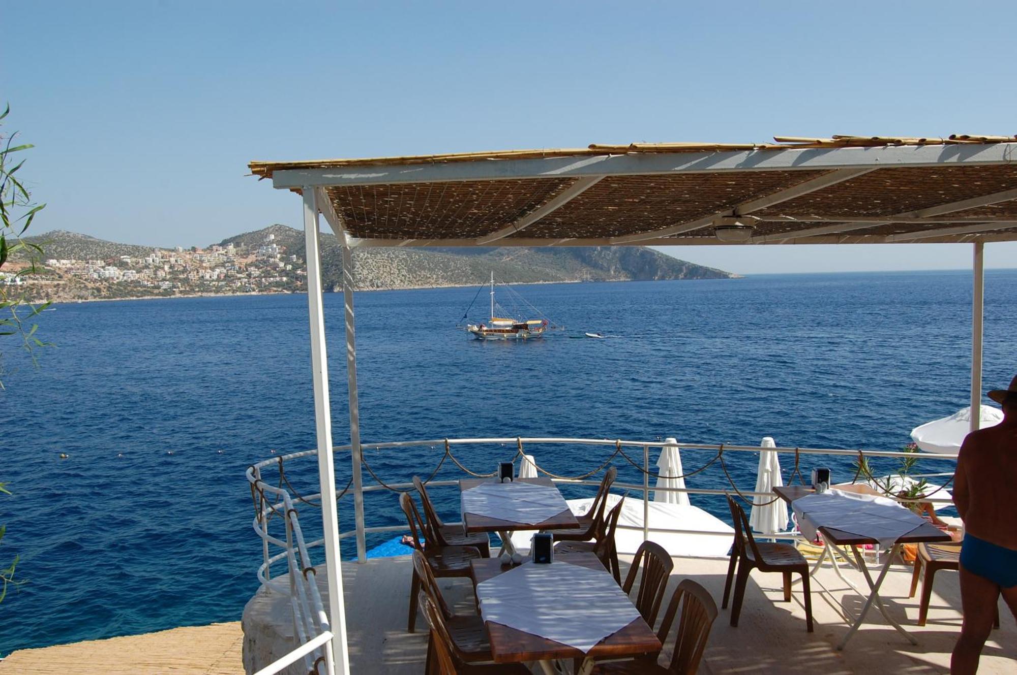 Caretta Hotel Kalkan Esterno foto